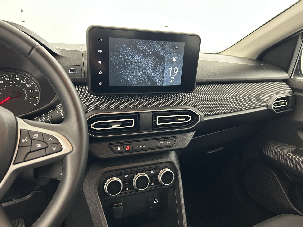 Dacia Sandero — photo 12
