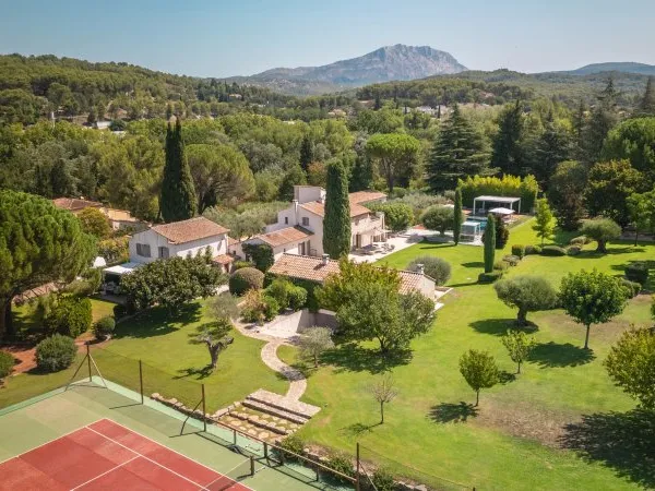 Sublime Propriété provençale en pierre a 5 minutes d'Aix-en-Provence