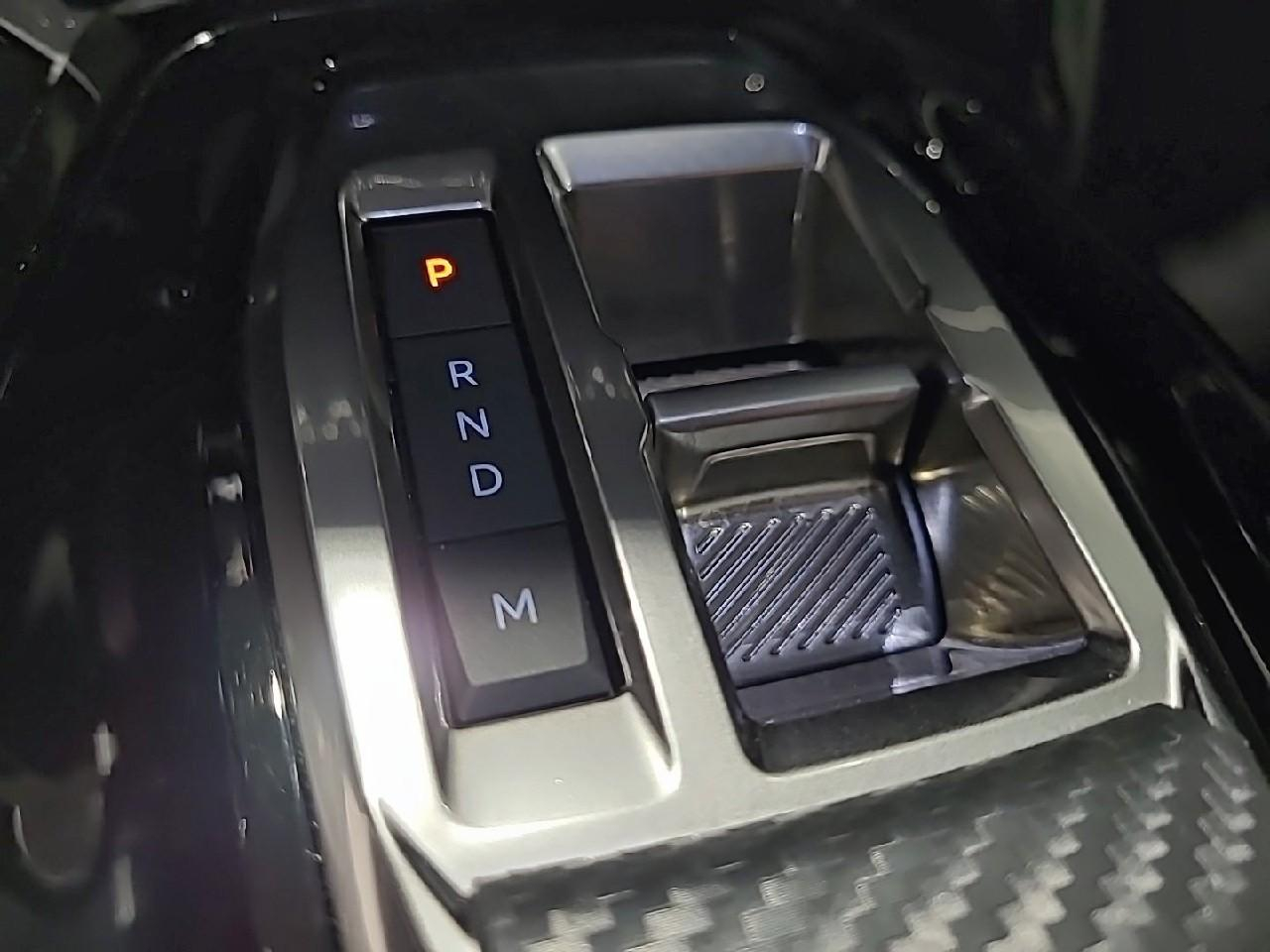 Peugeot 2008 hybrid 145 e-dcs6 allure — photo 19
