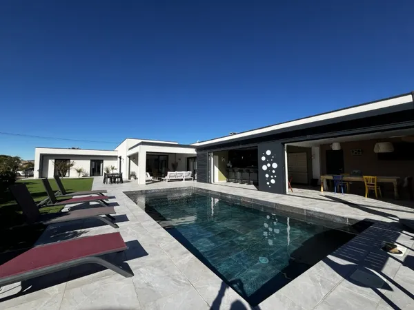 Villa d'architecte 5 pièces 241 m²