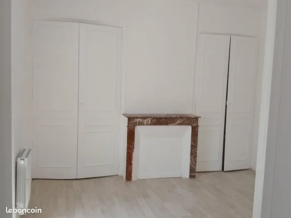 À louer au Petit-Quevilly, agréable appartement 2 pièces de 38 m², entièrement refait à neuf