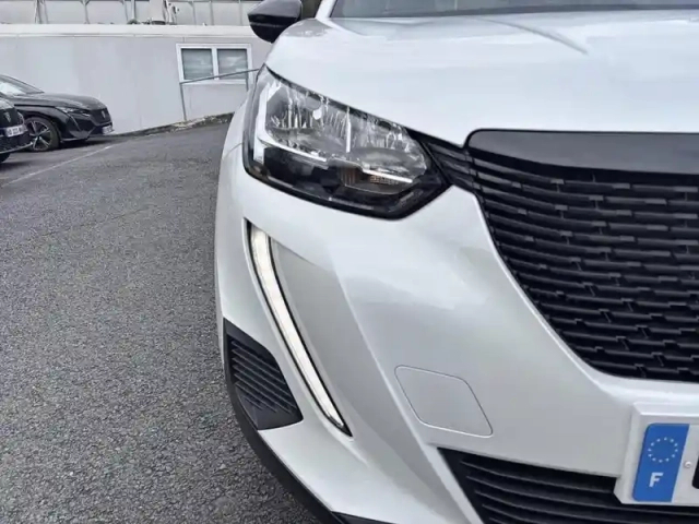 Peugeot 2008 puretech 100 s&amp;s bvm6 active pack — photo 14