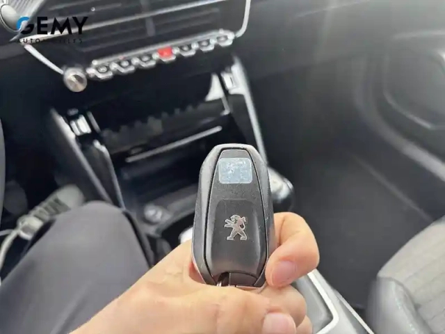 Peugeot 2008 puretech 100 s&amp;s bvm6 — photo 17