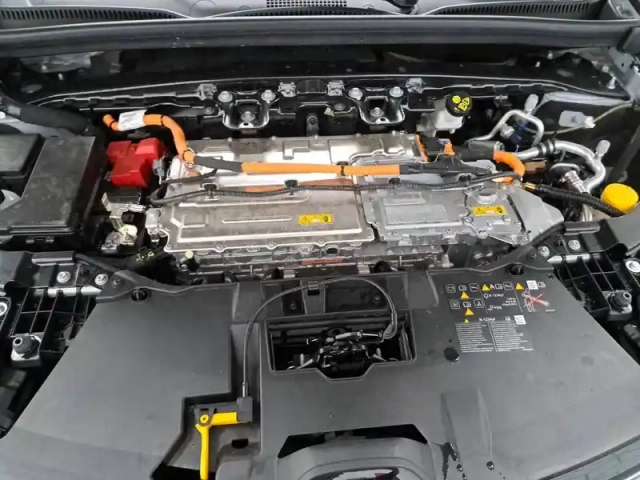 Renault Megane e-tech 220 ch autonomie confort gsr2 — photo 14
