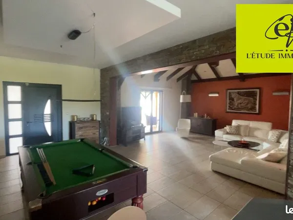 Maison 6 pièces 235 m²