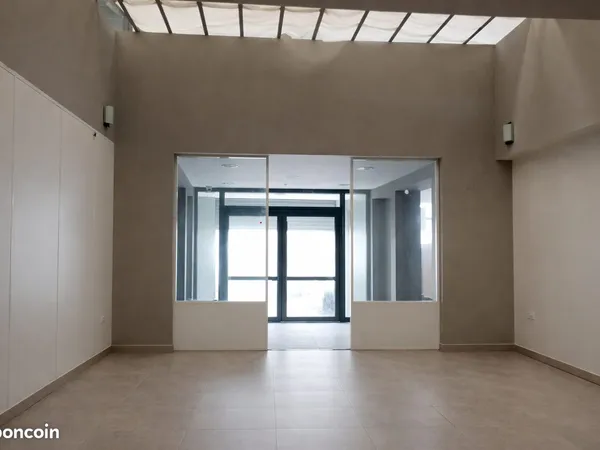 Immeuble 1350 m²
