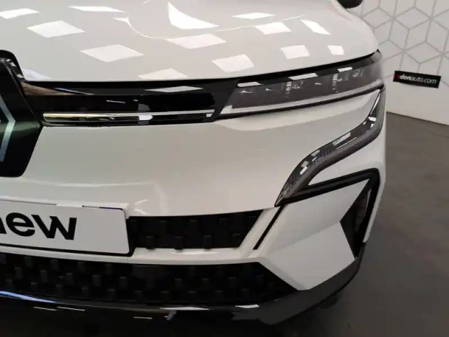 Renault Megane e-tech ev60 220 ch super charge — photo 10