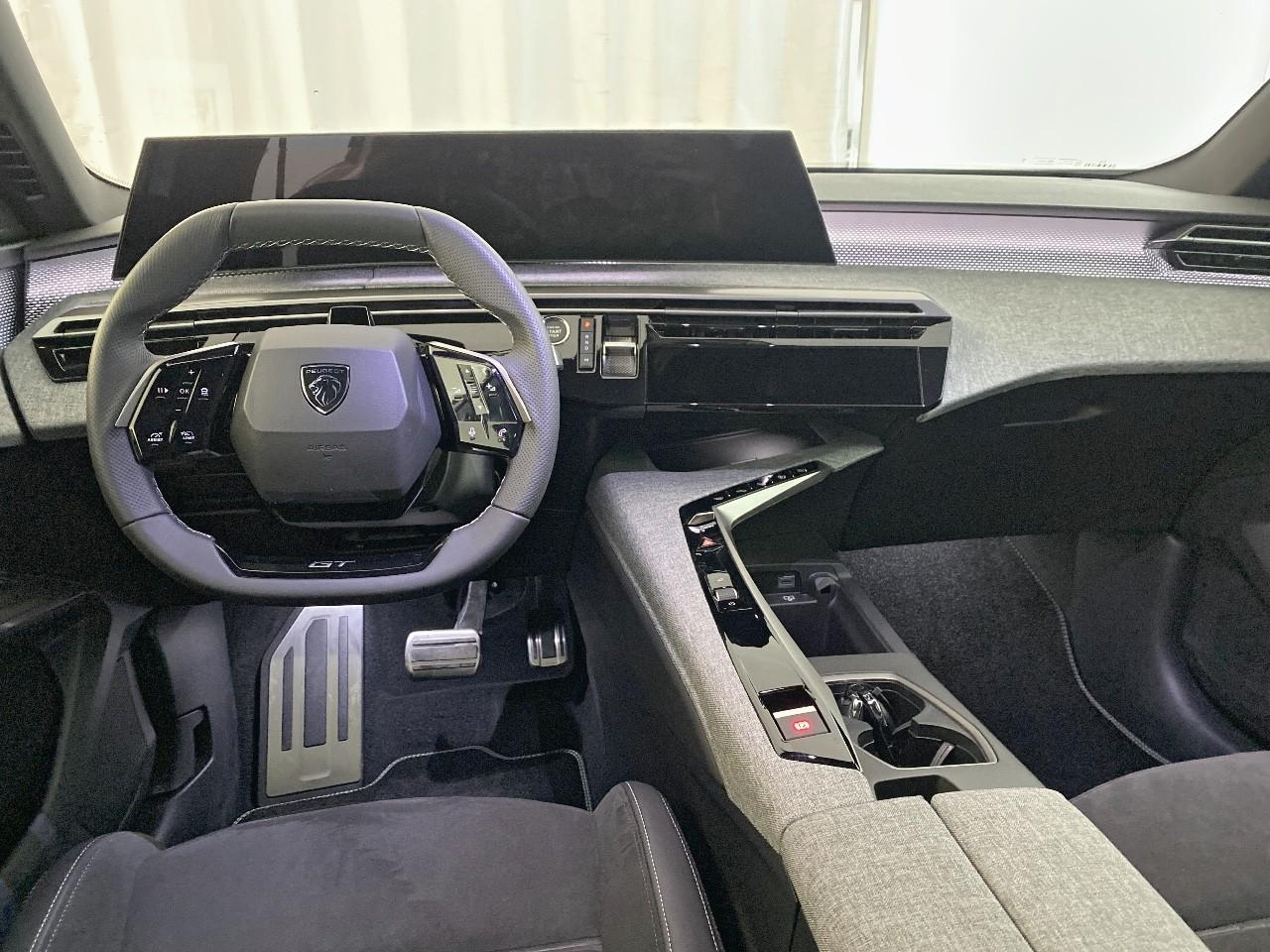 Peugeot 5008 hybrid 145 ch e-dcs6 gt — photo 8