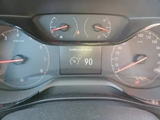 Opel Corsa 1.2 turbo 100 ch bvm6 — photo 44