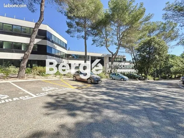 Bureaux 476 m²