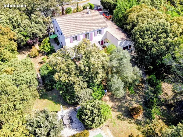 Propriété 8 pièces 270 m²