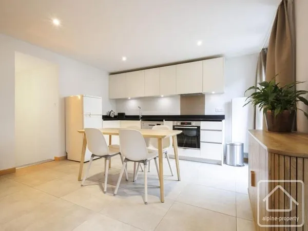 Superbe appartement de 2 chambres à Montriond, totalement rénové avec balcon, jardin communal et gar