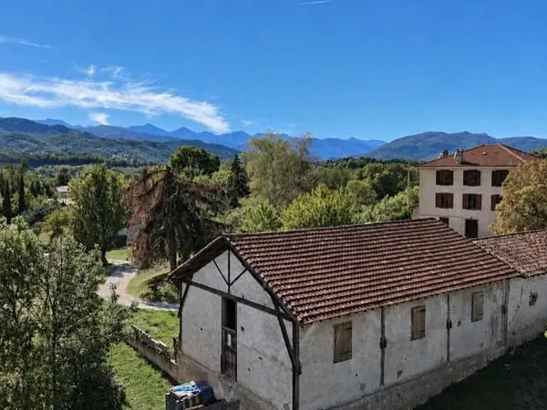 MAISON DE VILLAGE AVEC DÉPENDANCE - MONTJOIE-EN-COUSERANS