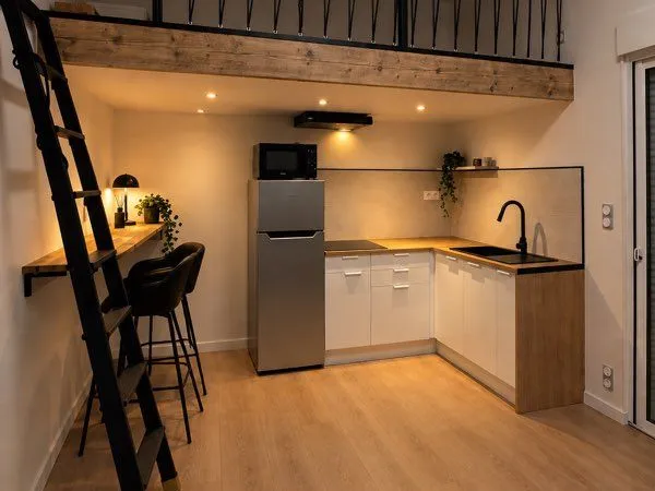 Studio avec mezzanine meublé