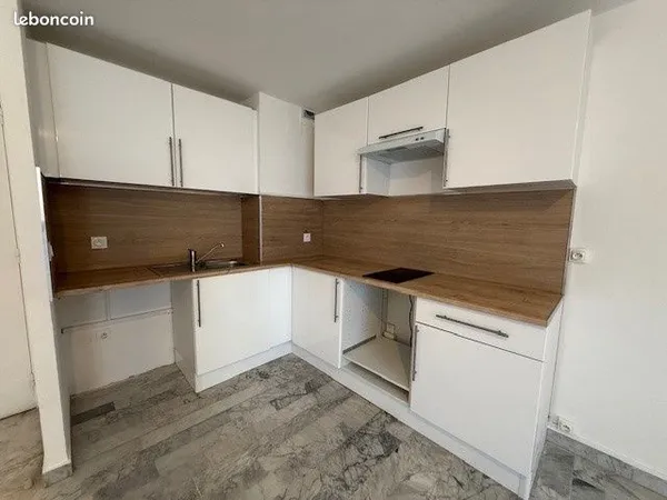 Studio 1 pièce 27 m²