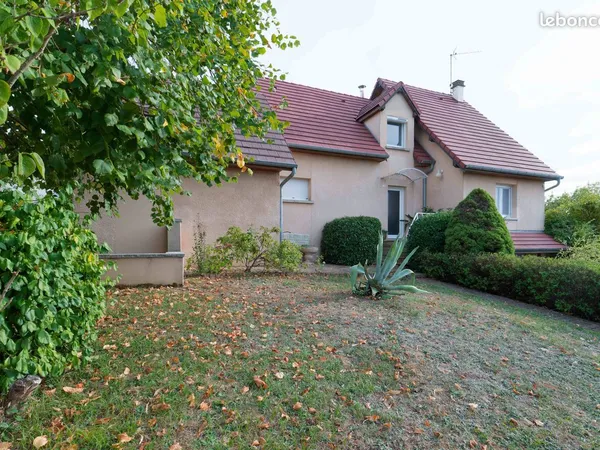 Pavillon en excellent état avec vue dominante sur 17 ares à Rochefort-sur-Nenon
