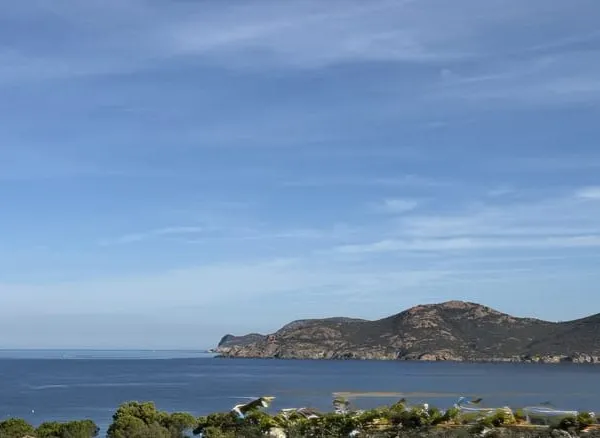 Villa 186 m2 vue mer montagnes avec terrain 1500 m2.
