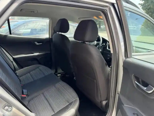 Kia Stonic 1.0 t-gdi 100 ch bvm6 active — photo 11