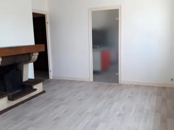 Appartement T4 lumineux avec balcon, garage et jardin privatif à Péronnas