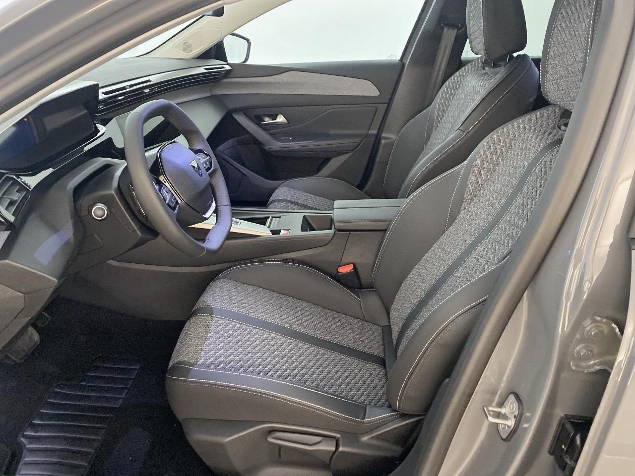 Peugeot 308 hybrid 145 e-dcs6 allure — photo 9