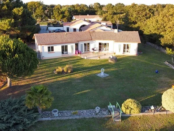 Maison 8 pièces 213 m²