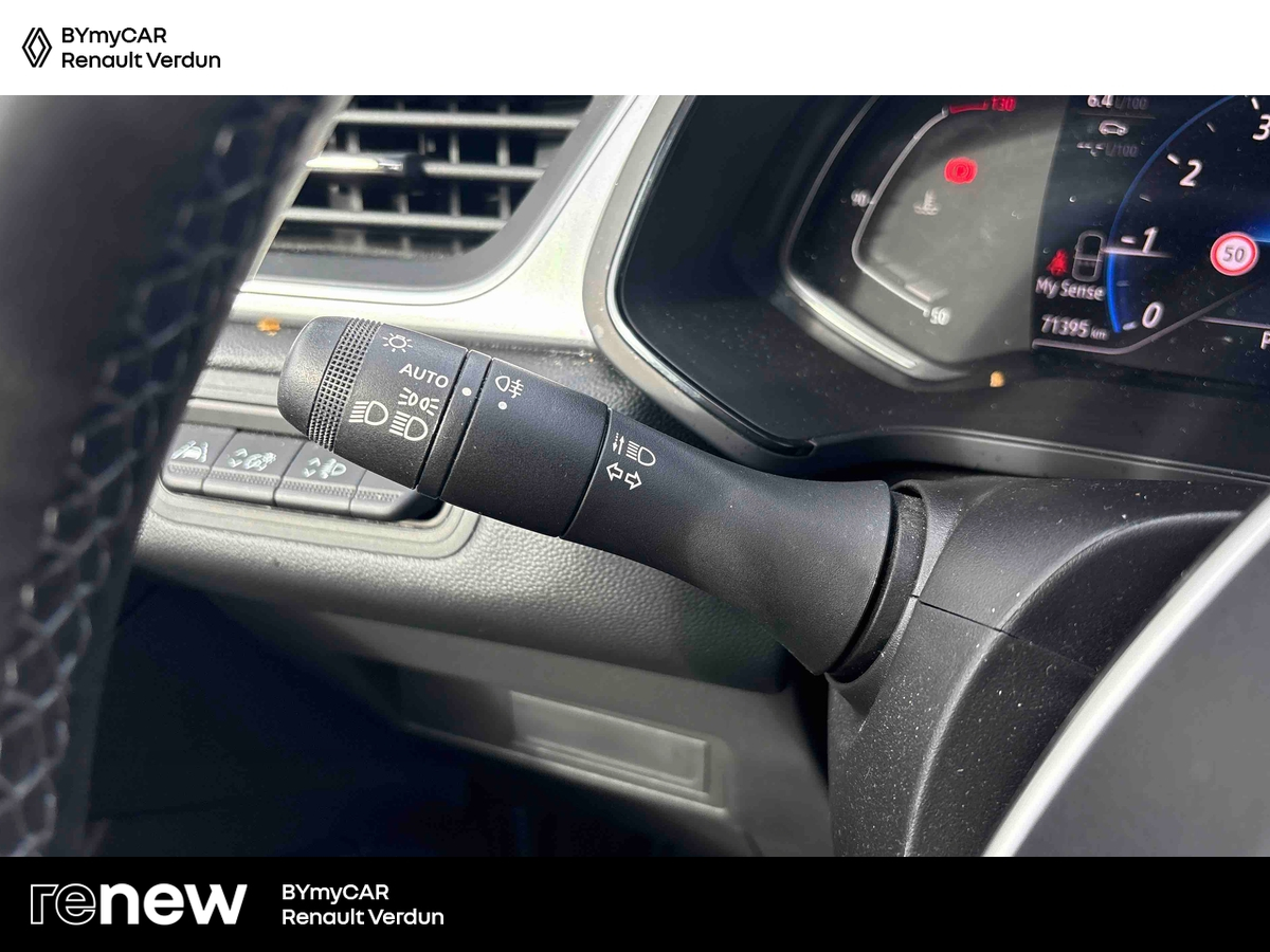 Renault Captur mild hybrid 140 — photo 20