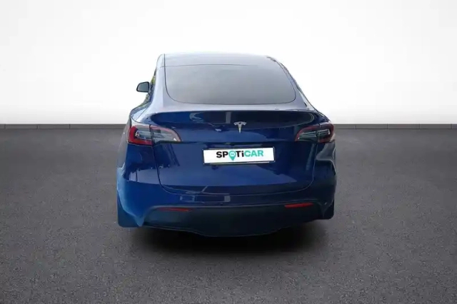 Tesla Model Y standard rwd — photo 27