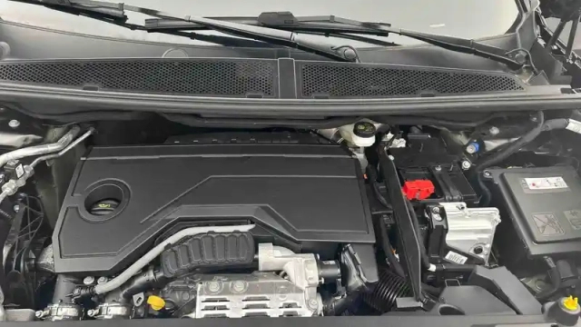 Peugeot 3008 hybrid 145 e-dcs6 — photo 79