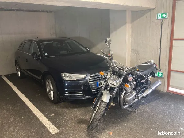 Place de parking couverte