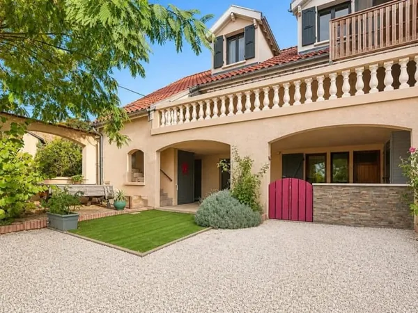 Maison 5 pièces 226 m²