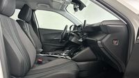 Peugeot 2008 1.2 PureTech 130ch S&S Allure Pack EAT8 — photo 15