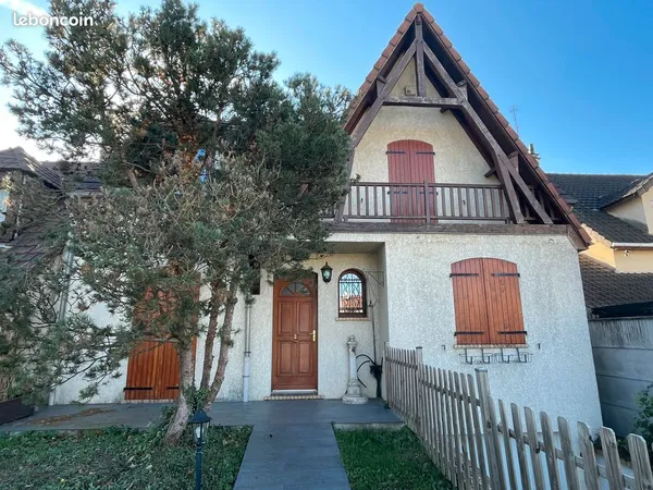 DOMONT - Maison familiale 5 pièces avec sous-sol total, jardins et grande terrasse plein Sud- 410 00