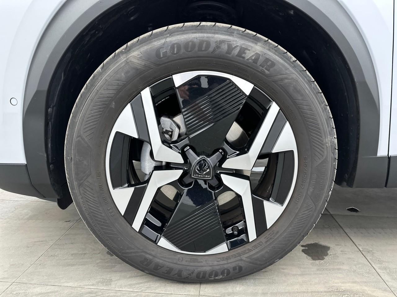 Peugeot 2008 100 s&s bvm6 allure — photo 14
