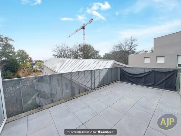 Appartement T3 avec Terrasse et Stationnement