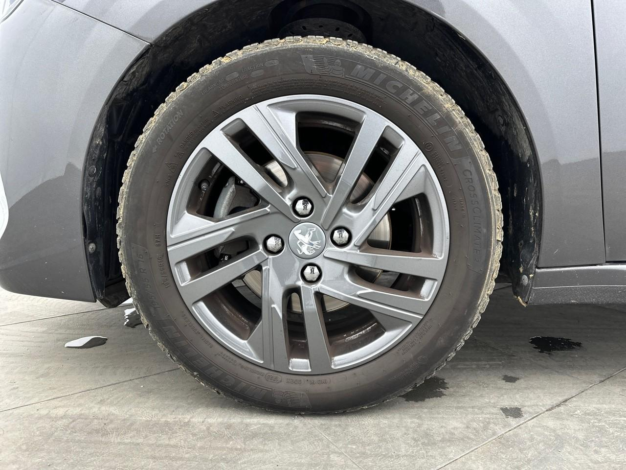 Peugeot 208 puretech 100 s&s bvm6 style — photo 14
