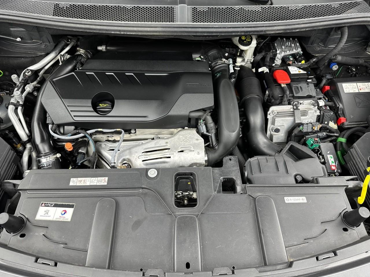 Peugeot 3008 hybrid 225 e-eat8 gt pack — photo 13