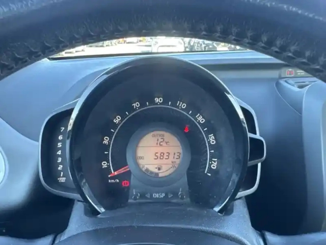 Toyota Aygo 1.0 vvt-i x-play — photo 20