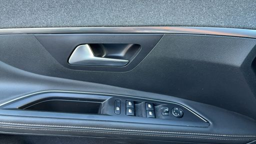 Peugeot 5008 1.2 PureTech 130 - GT Line – 2020 – 66960 km – Essence – Boîte Manuelle — photo 29