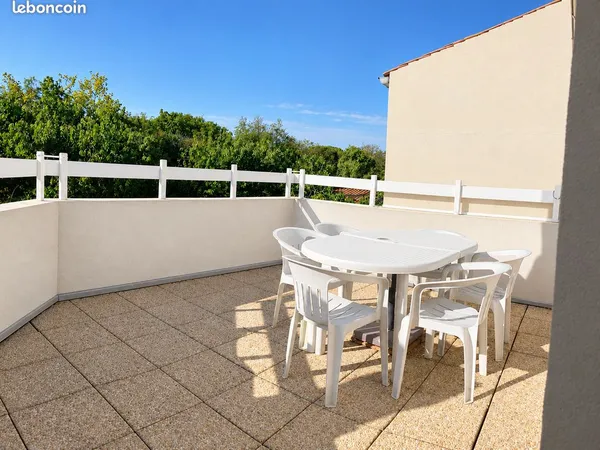 T2 50m² meublé Petit Marseille (eau, électricité, chauffage compris dans le loyer : 910)