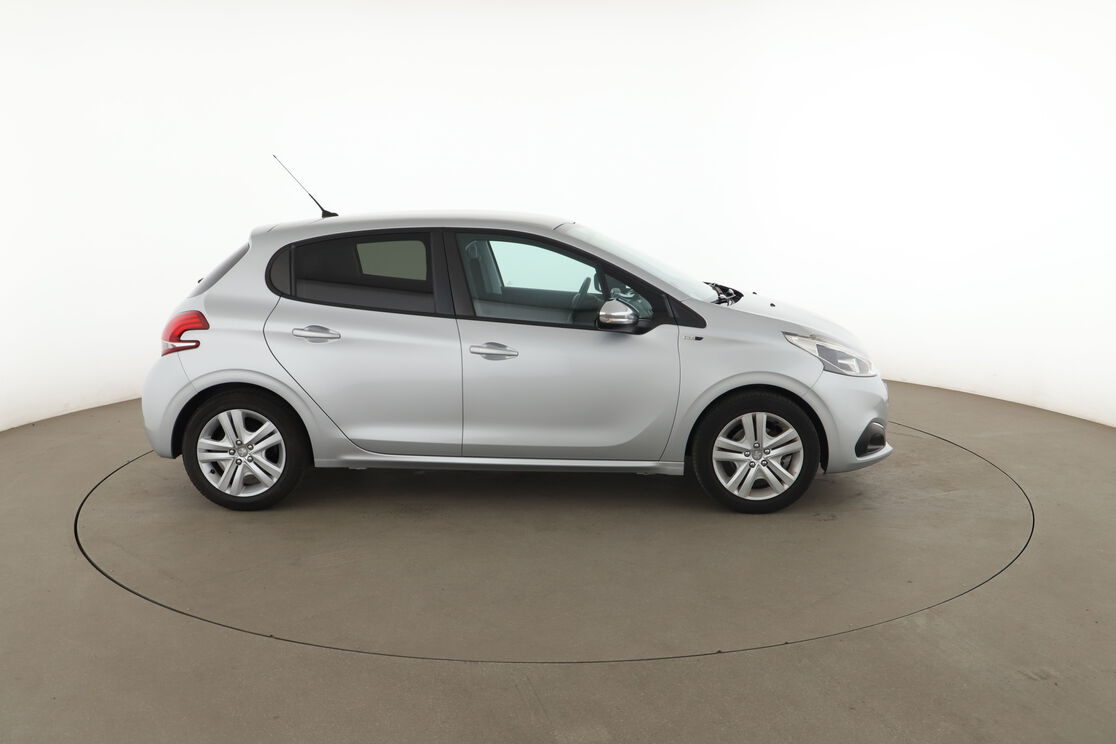 Peugeot 208 1.2 PureTech Style — photo 6
