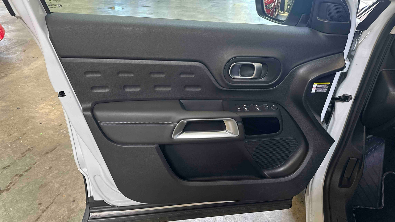 Citroen C5 Aircross Hybride 136 e-DCS6 — photo 21