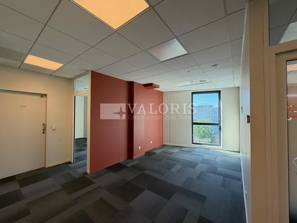 Local professionnel 204 m²
