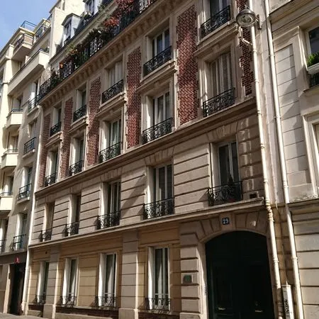 Métro École Militaire - 4 pièces - 62 m²