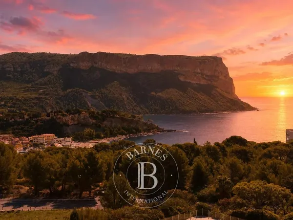 CASSIS - APPARTEMENT T4 - VUE MER DANS RESIDENCE AVEC PISCINE ET TENNIS