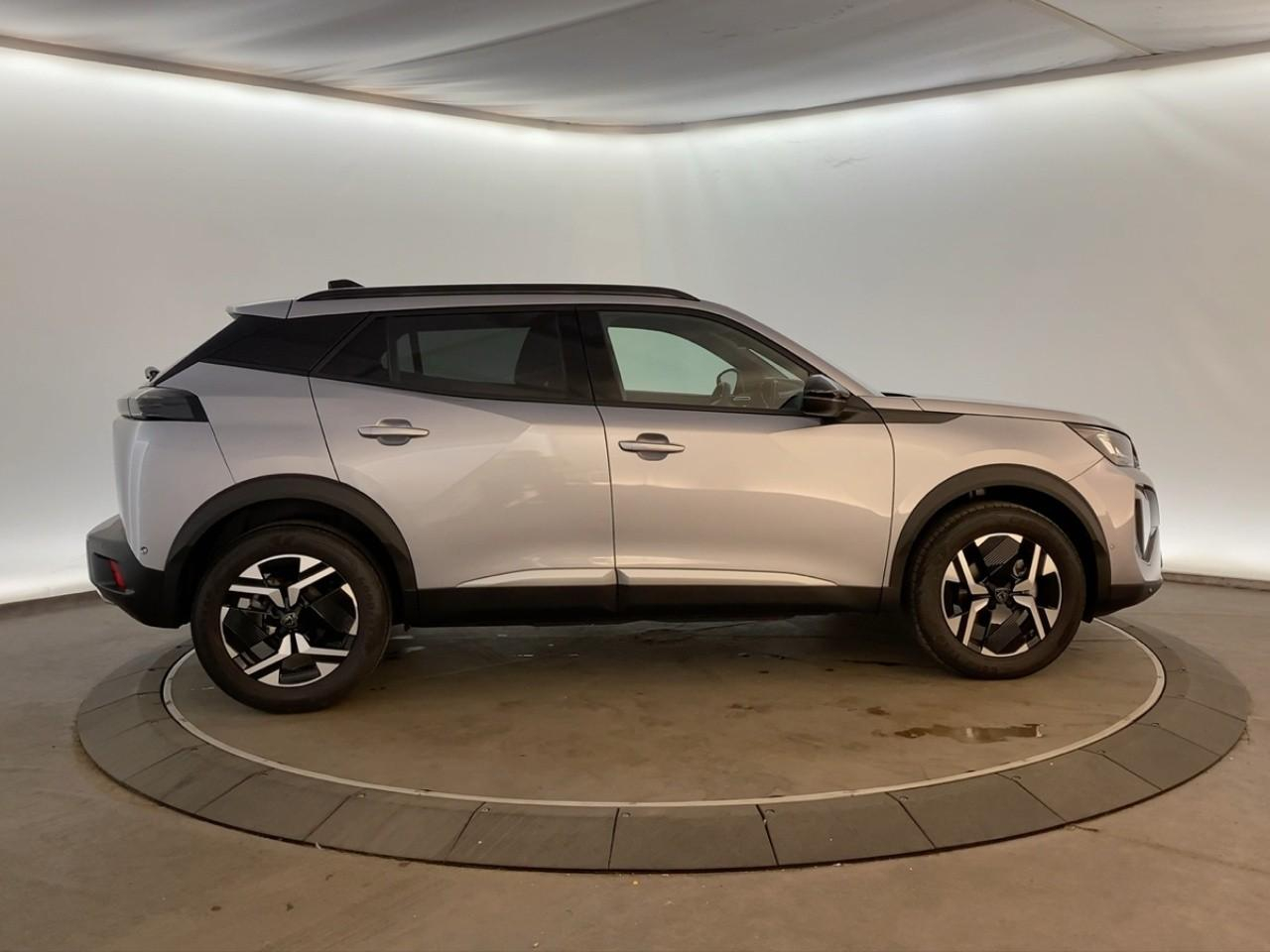 Peugeot 2008 130 s&s eat8 allure — photo 4