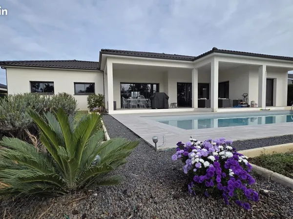 Maison contemporaine 160m² + garage double avec piscine