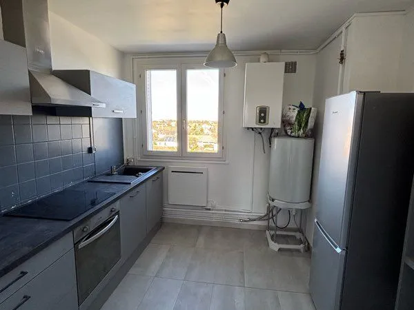 Grand 2 pieces dernier etage