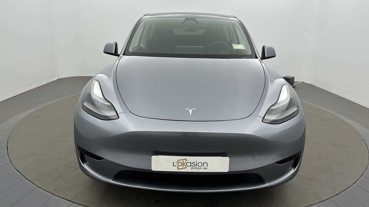 Tesla MODEL Y Standard RWD — photo 8