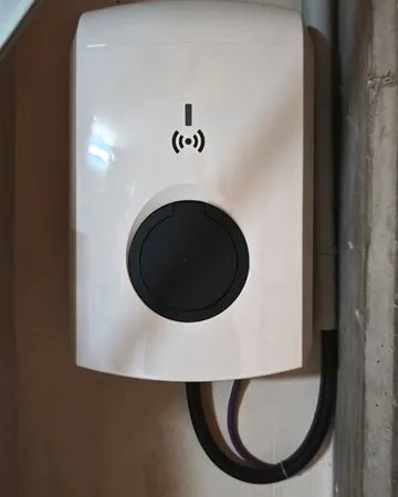 Box 12m2 13010 avec borne 7.4kW recharge VE - 28.900