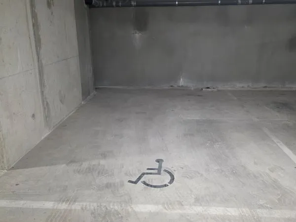 Place de parking en sous sol sécurisé